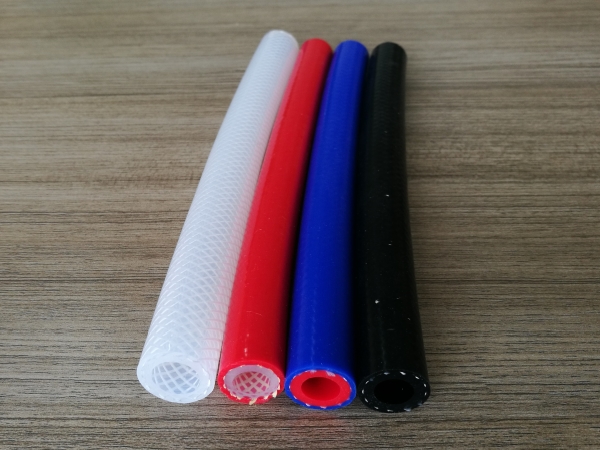 tubo de silicona trenzado